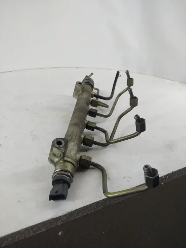 3140027400 Hyundai Tucson rampa inyectora Bosch - Imagen 3