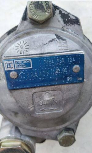 7684955124 Bomba de dirección asistida Iveco