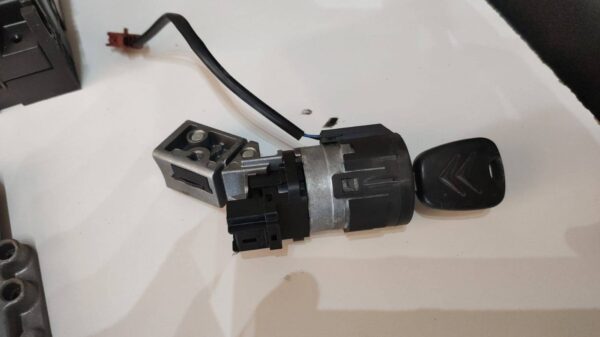 kit de arranque citroen jumpy 1.6 2007 centralita 9663627480 BSI 9664368980 - Imagen 3