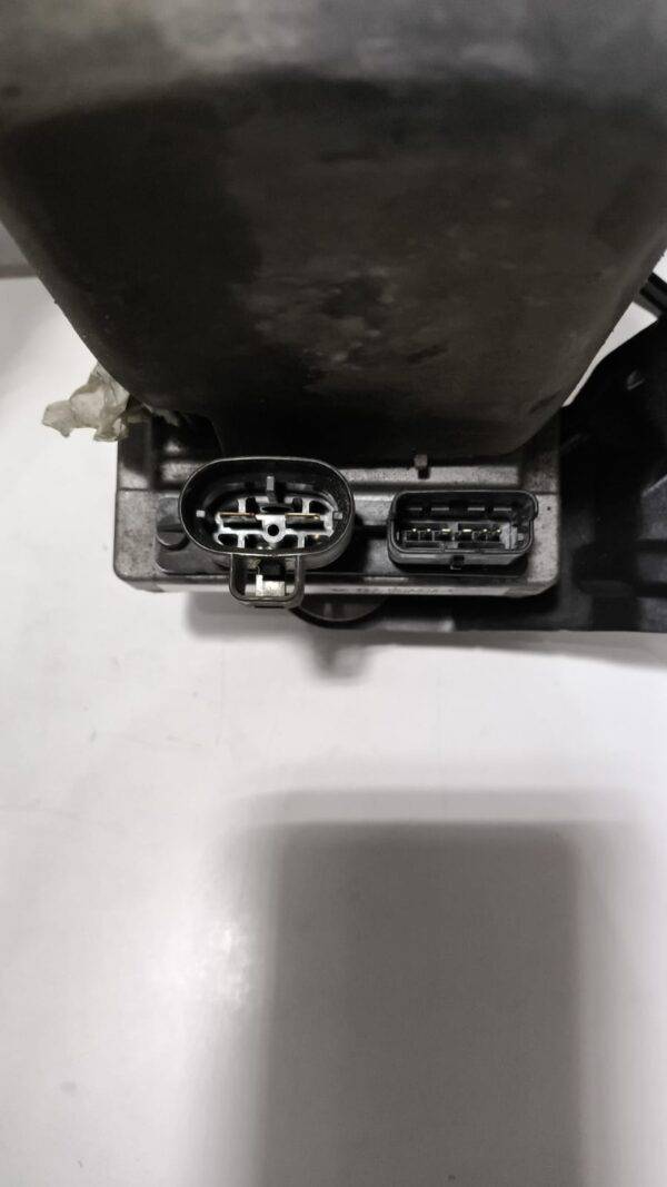 bomba de direccion electrica de renault laguna 2009 ref- 491100033R - Imagen 4
