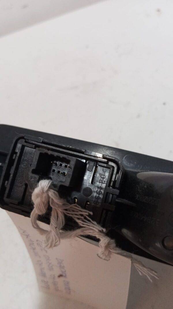 REF 82944002R 1008769 E30176 1999A BOTON INTERUPTOR ELEVALUNAS TRASERA IZQ RENUALT LAGUNA - Imagen 4