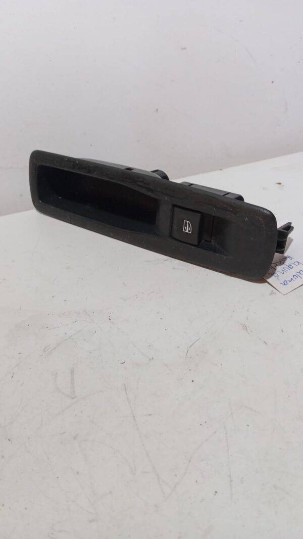 REF E30176 1998A 1008769 VALEO BOTON ELEVALUNAS PUERTA TRASERA DERECHA RENUALT LAGUNA