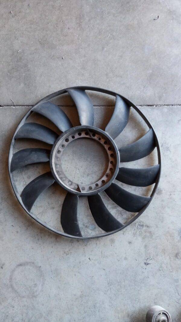 REF 053121301B VENTILADOR AUDI A4 S4 B4 8D