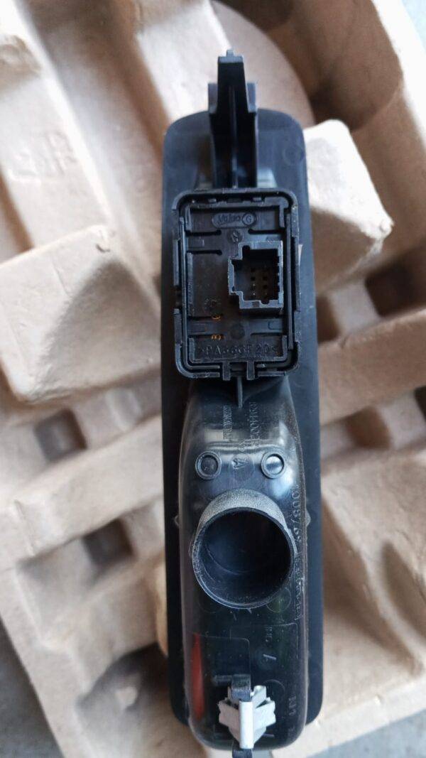 REF 1008769 82944002R INTERRUPTOR ELEVALUNAS BOTON PUERTA TRASERA DERECHA RENUALT LAGUNA 2.0 2007 - Imagen 4