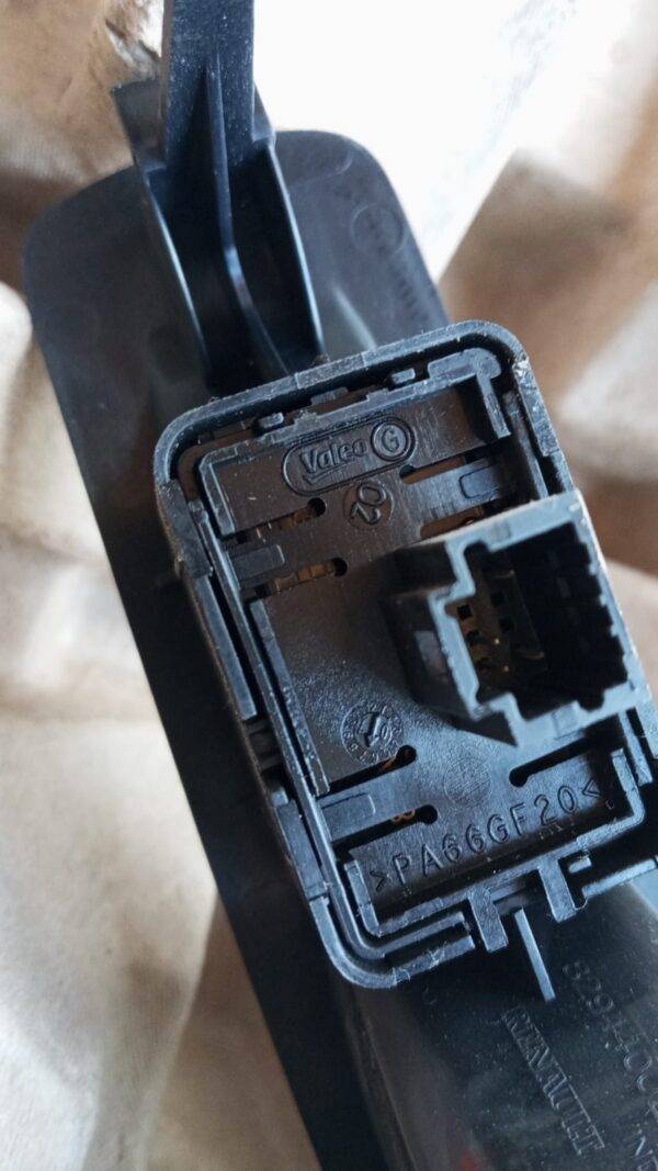 REF 1008769 82944002R INTERRUPTOR ELEVALUNAS BOTON PUERTA TRASERA DERECHA RENUALT LAGUNA 2.0 2007 - Imagen 3