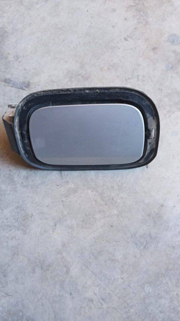 REF 781200001R TAPA EXTERIOR COMBUSTIBLE RENUALT LAGUNA III AÑO 2007