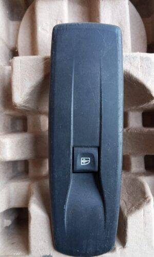 REF 809600004R INTERRUPTOR BOTON ELEVALUNAS DELANTERO DERECHO RENAULT LAGUNA III 2007