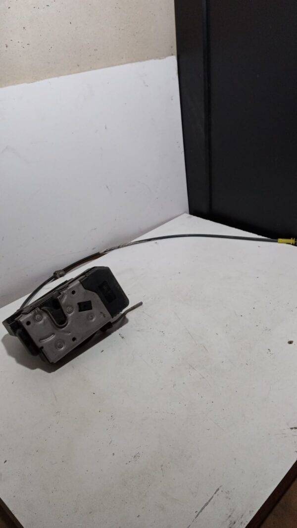 REF 8200042171 RENAULT TRAFIC 2.0 2007 CERRADURA PUERTA DELANTERA DERECHA COPILOTO