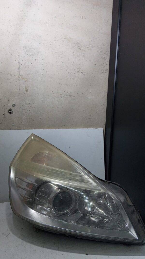 REF 8200394707 RENAULT LAGUNA III FARO DERECHO SOLO CARCASA DESPERFECTO ESTETICO ESTA AMARILLO