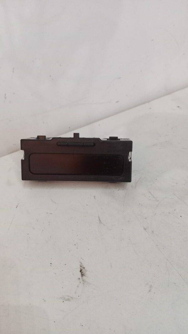 REF 8200584888 PANTALLA MULTIFUNCION RENUALT TRAFIC 2008 21673770.9 28116889 21678035-4