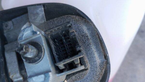 REF 010022 RETROVISOR LADO CONDUCTOR IZQUIERDO RENAULT TRAFIC AÑO 2008 2.0 DCI M9R - Imagen 2