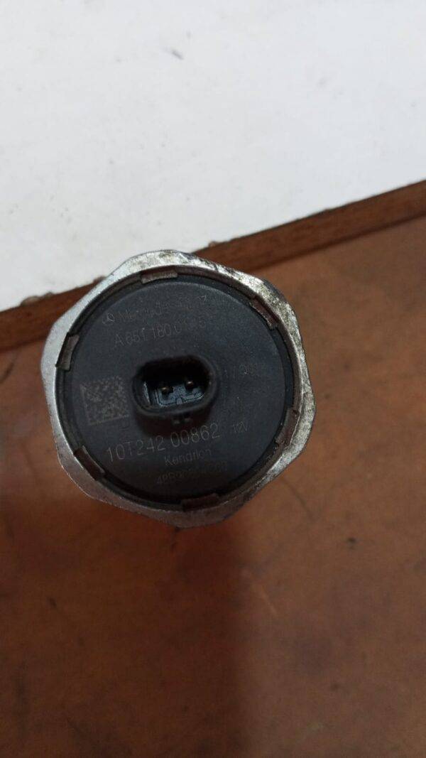 REF10T24200862 A6511800116 48B90604C00 MERCEDES BENZ SPRINTER 2.2 INTERRUPTOR PRESION - Imagen 2