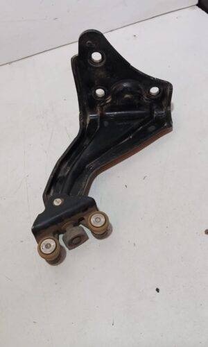 REF 1498205080 GUIA PUERTA CORREDERA LATERAL DERECHO PARTE BAJA CITROEN JUMPY 2006