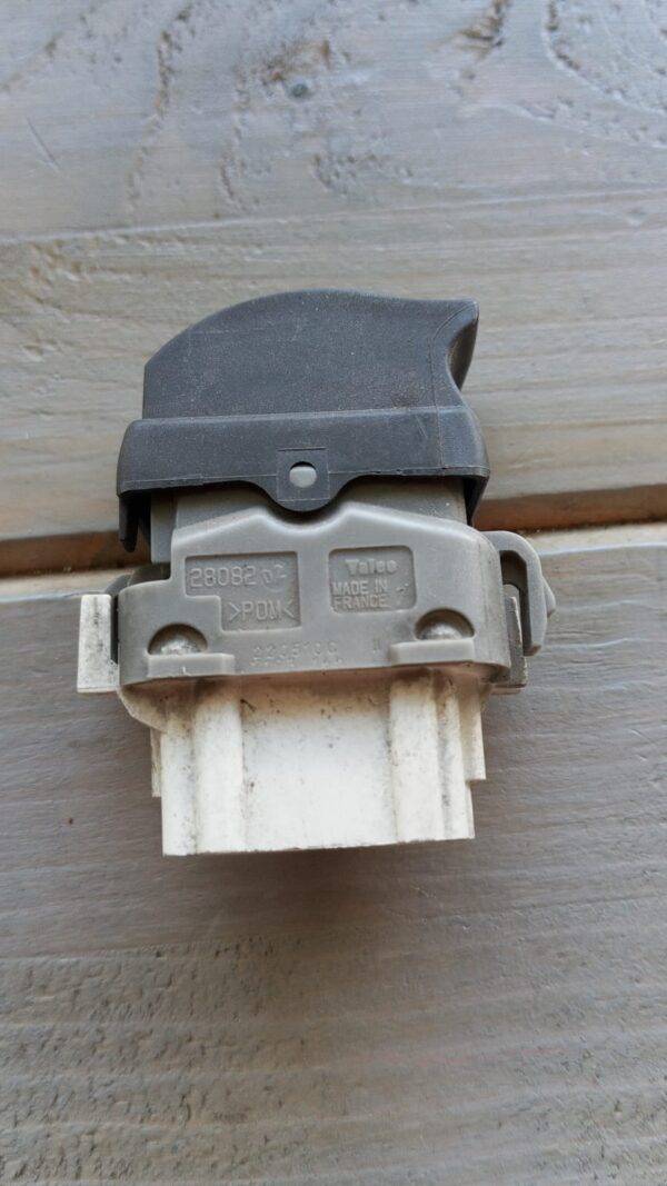 REF 2205100 BOTON ELEVALUNAS PUERTA TRASERA DERECHA RENAULT SCENIC , LAGUNA 2007 - Imagen 2