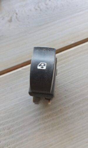 REF 2205100 BOTON ELEVALUNAS PUERTA TRASERA DERECHA RENAULT SCENIC , LAGUNA 2007