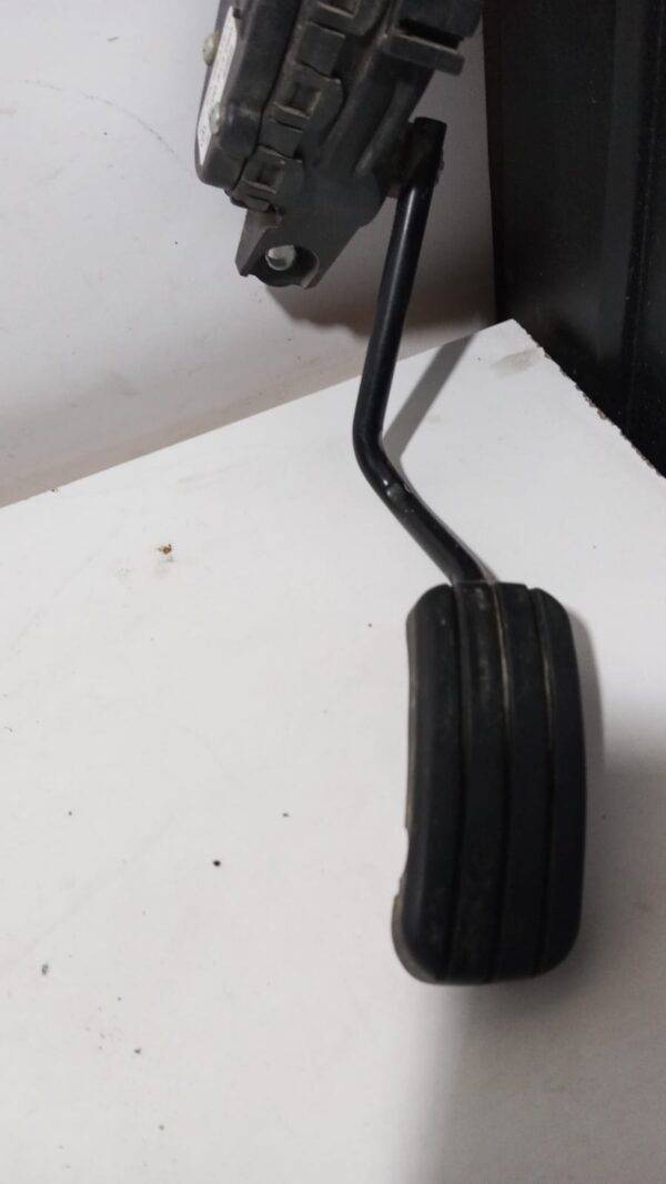 REF 7700313060 PEDAL DE GAS RENUALT TRAFIC 2.0 M9R AÑO 2008 - Imagen 4