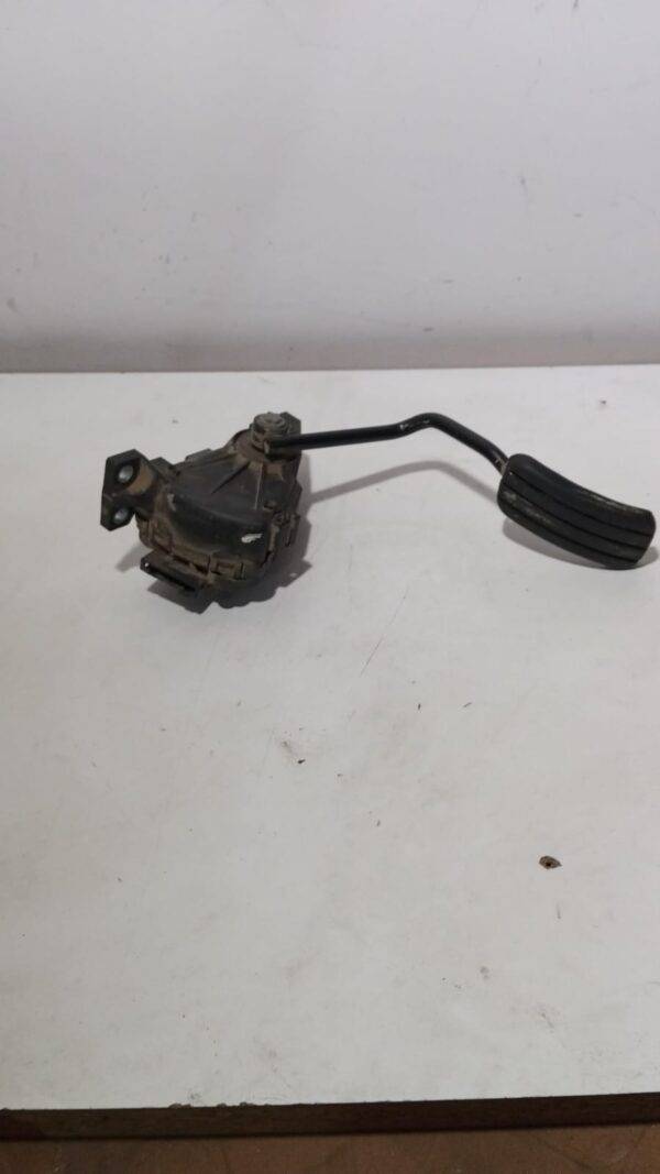 REF 7700313060 PEDAL DE GAS RENUALT TRAFIC 2.0 M9R AÑO 2008