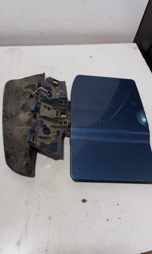 REF 8200030800 TAPA EXTERIOR COMBUSTIBLE DIESEL RENAULT TRAFIC 2.0 AÑO 2008 EN AZUL