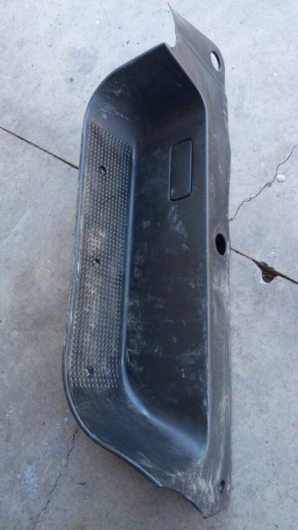 REF 8200041181 8200523989 PLASTICO MOLDURA REPOSA PIES RENAULT TRAFIC 2.0 M9R 2008