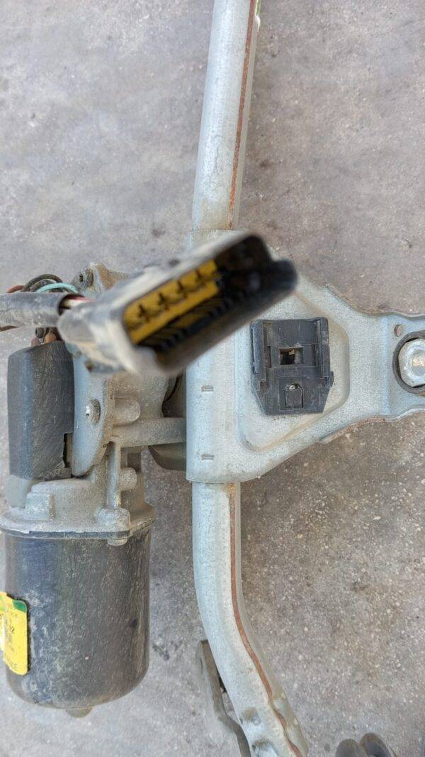 REF 8200423479 MOTOR LIMPIA PARABRISAS DELANTERO RENUALT TRAFIC 2.0 AÑO 2008 - Imagen 5