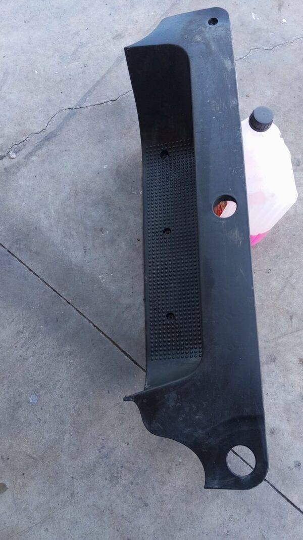 REF 8200523968 PLASTICO MOLDURA REPOSA PIES RENAULT TRAFIC 2.0 AÑO 2008 IZQUIERDO - Imagen 3