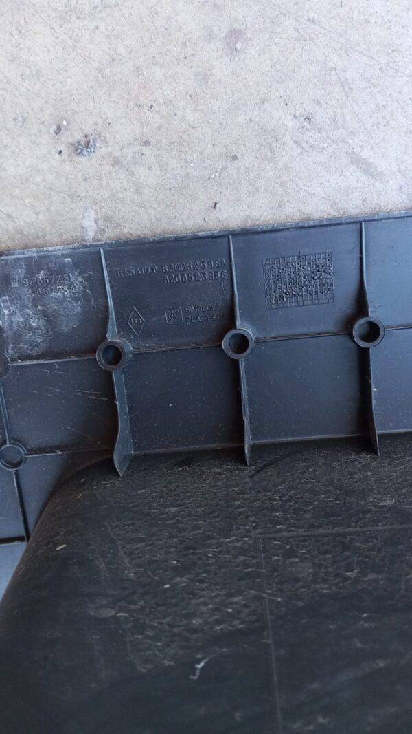 REF 8200523968 PLASTICO MOLDURA REPOSA PIES RENAULT TRAFIC 2.0 AÑO 2008 IZQUIERDO - Imagen 2