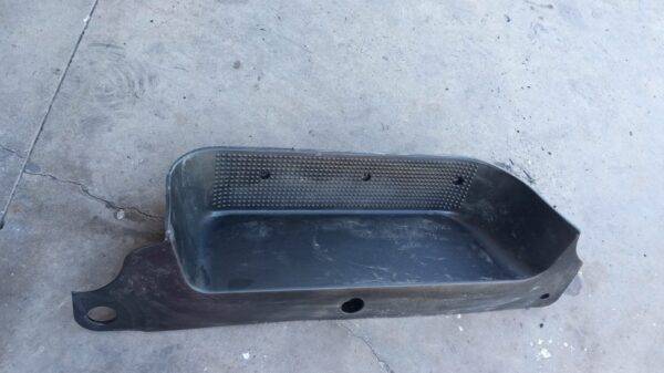 REF 8200523968 PLASTICO MOLDURA REPOSA PIES RENAULT TRAFIC 2.0 AÑO 2008 IZQUIERDO