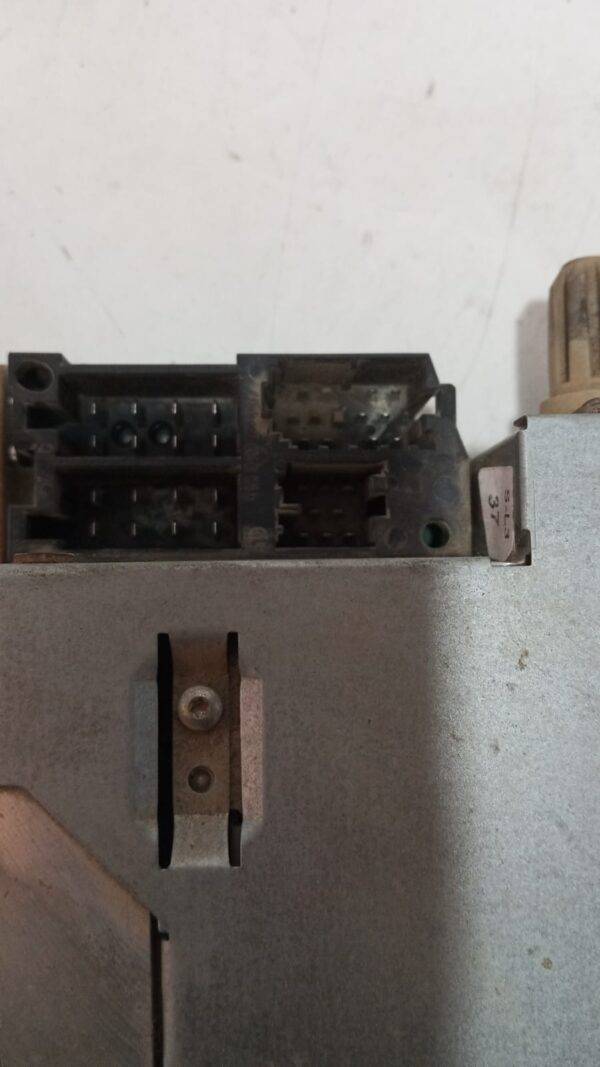 REF 8200633634T RADIO RENAULT TRAFIC 2007 EJECT RANDOM EXPERT UPDATE LIST MODE SRC 0204064 - Imagen 3