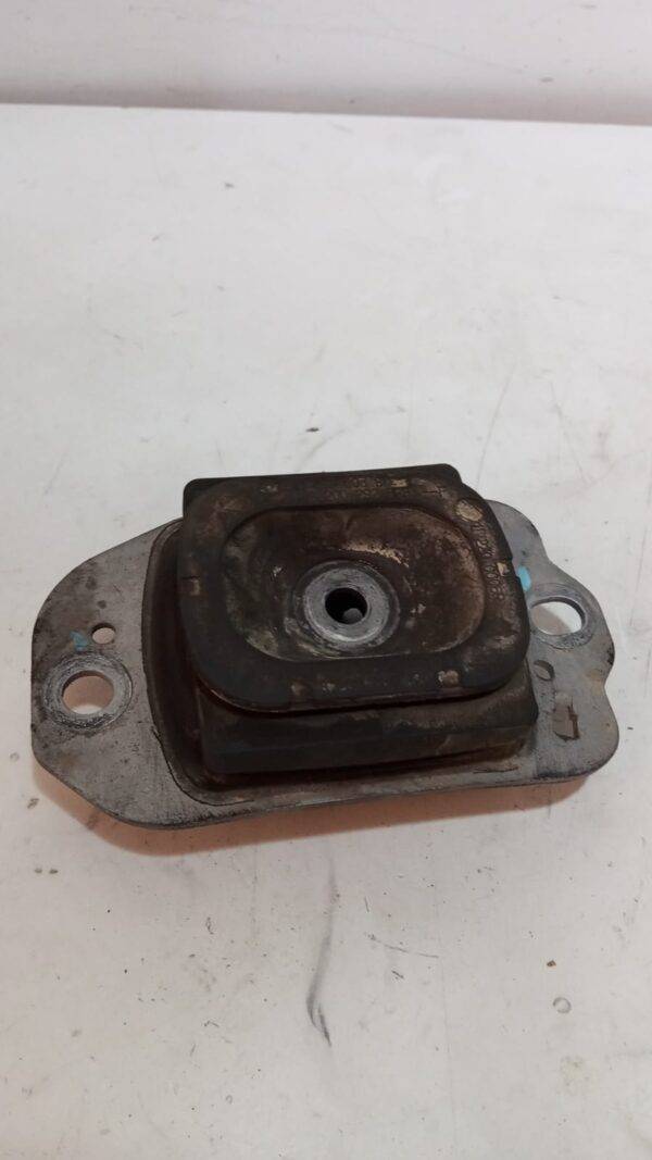 REF 8200689120 MONTAJE TRANSMISION DE MOTOR SOPORTE RENUALT LAGUNA III 2.0 DCI 2007