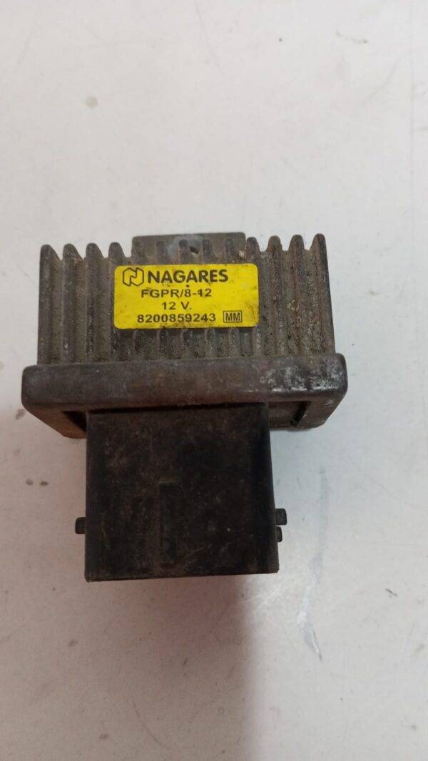 ref-8200859243-renualt-megane-nagares-12-v-caja-precalentamiento-caja-reles