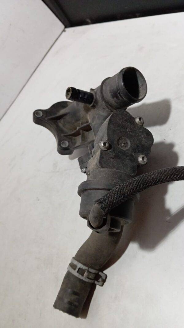 REF 110600686R CARCASA TERMOSTATO TRAFIC