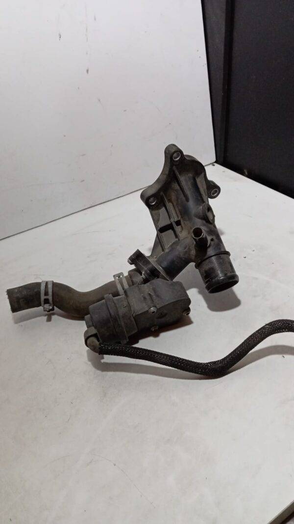 REF 110600686R CARCASA TERMOSTATO TRAFIC