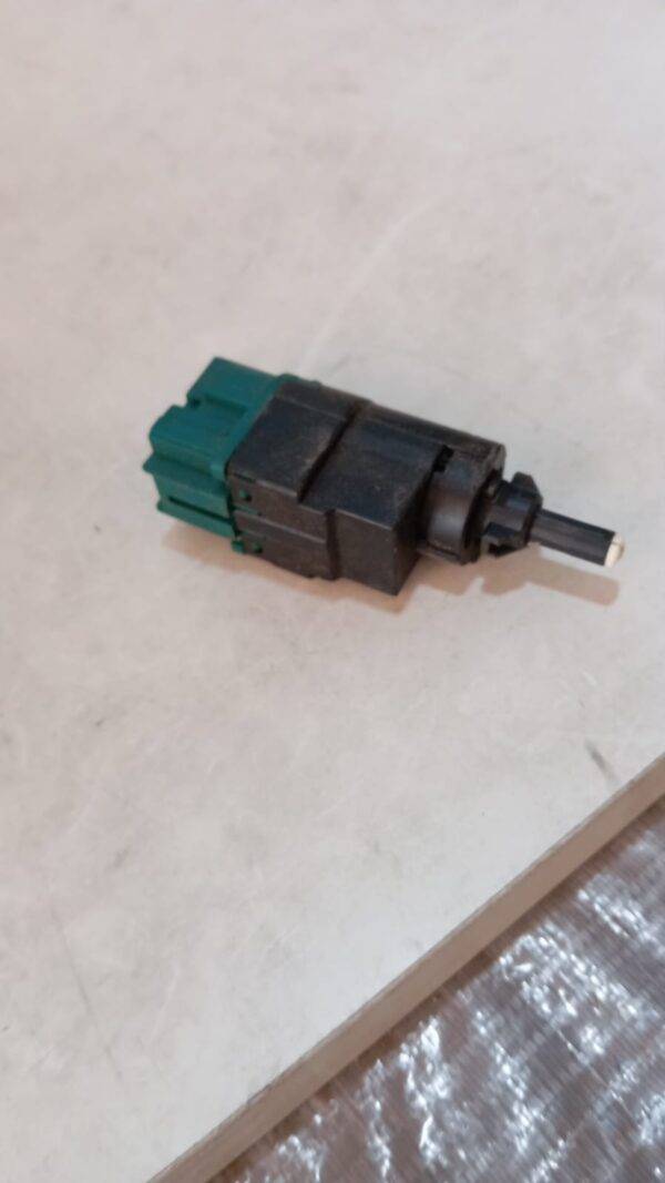 REF 253203383R INTERRUPTOR RENAULT