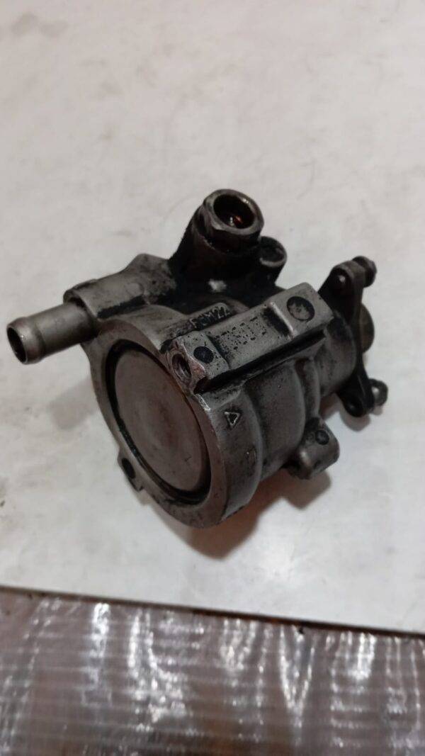 REF 26054891 BOMBA DIRECCION RENAULT M9R