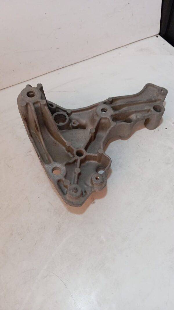 648806762R TRAFIC SOPORTE CAJA DE CAMBIOS