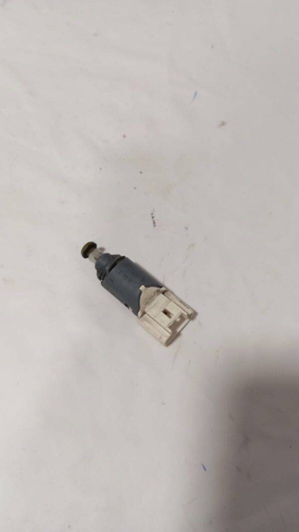 REF 8200168238 INTERRUPTOR RENAULT