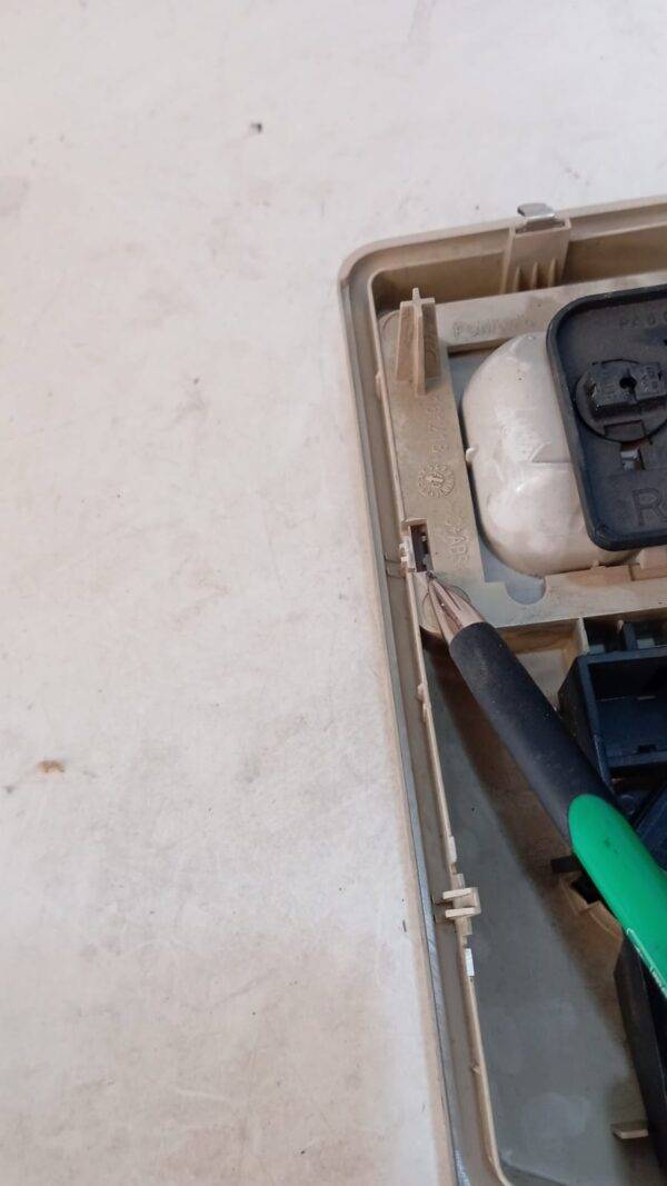 REF XDE500032NUG LUZ INTERIOR LAND ROVER - Imagen 6