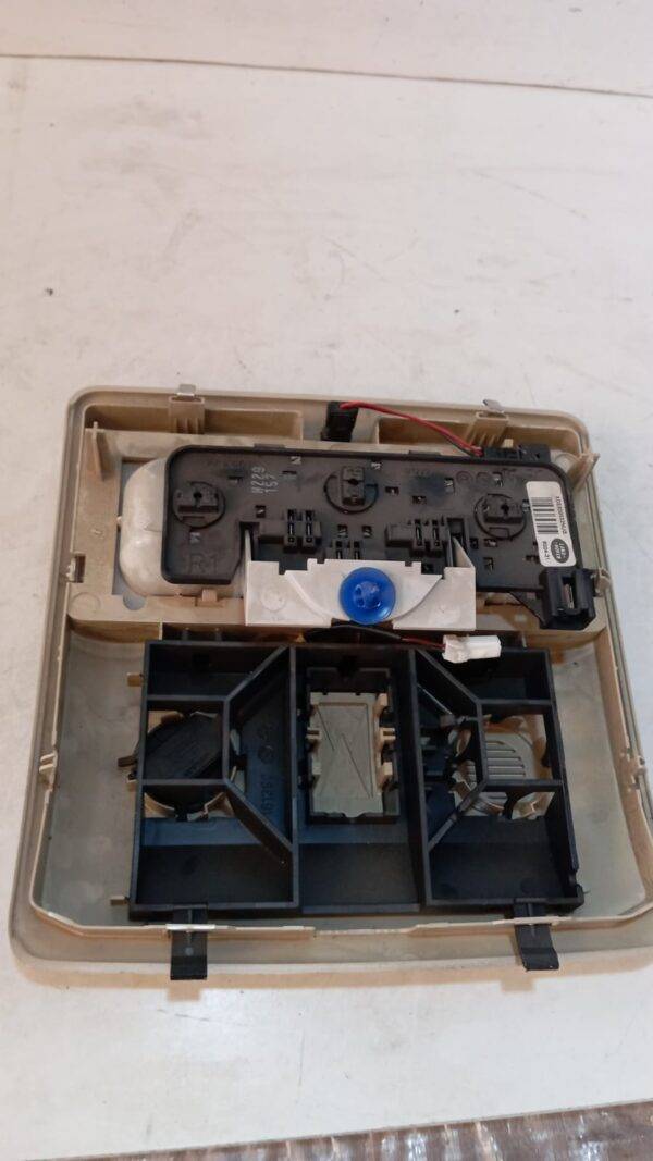 REF XDE500032NUG LUZ INTERIOR LAND ROVER - Imagen 5