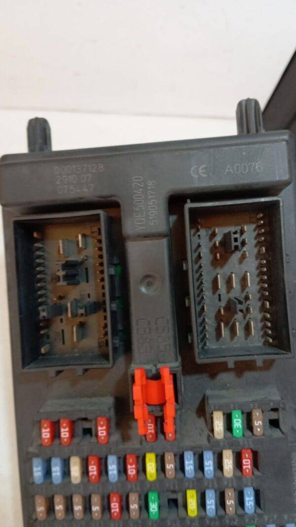 REF YQE500420 CAJA RELE FUSIBLES RANGE - Imagen 8