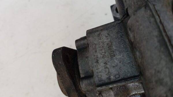 6C113AG74AB BOMBA DE DIRECCION FORD