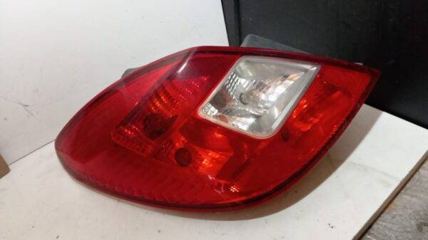 89037882 PILOTO TRASERO IZQUIERDO CORSA