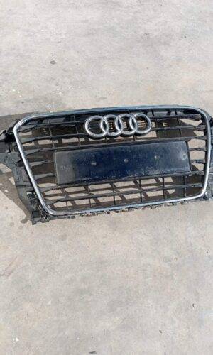 8v3853651 PARRILLA AUDI A3 NEGRO