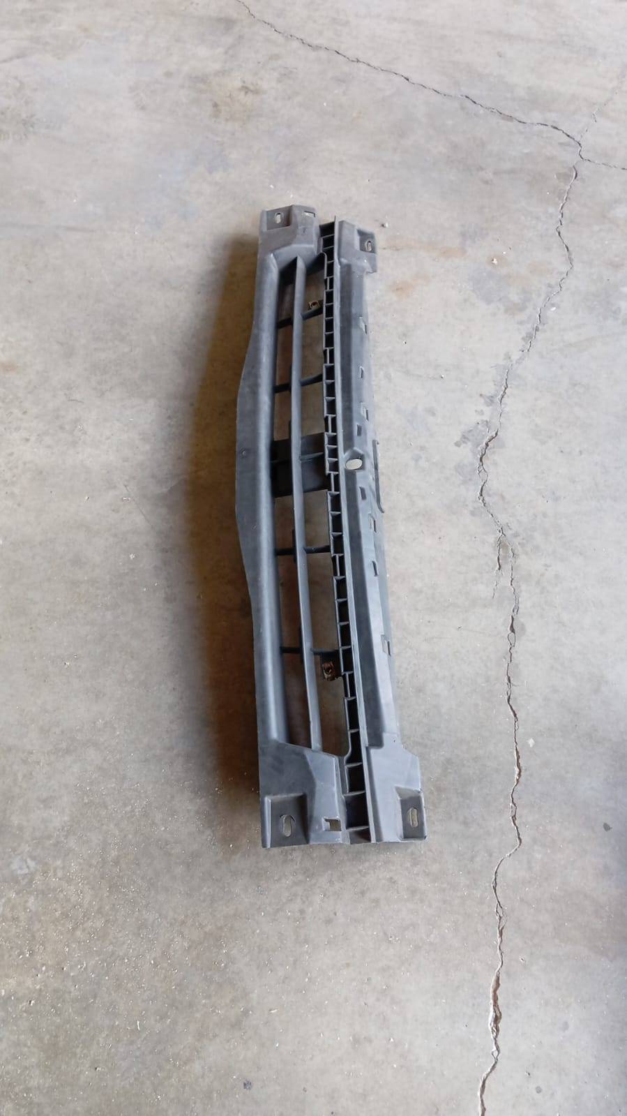 620300102R REJILLA DELANTERO TRAFIC