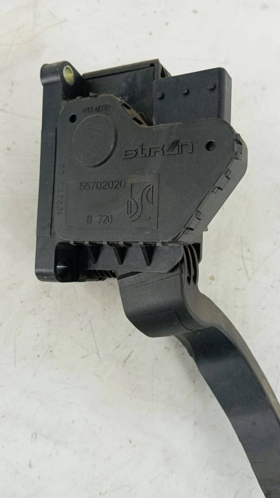 55702020 PEDAL GAS OPEL