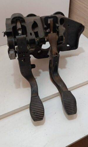 55703354 PEDAL OPEL