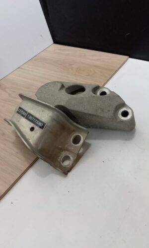 1367173080 SOPORTE MOTOR JUMPER